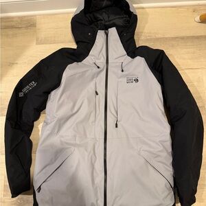 Mountain Hardwear Men's Performance Jacket in Gray and Black